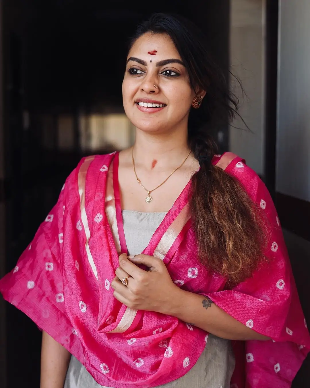 ANUSREE NAIR IN SOUTH INDIAN TRADITIONAL GREEN GOWN